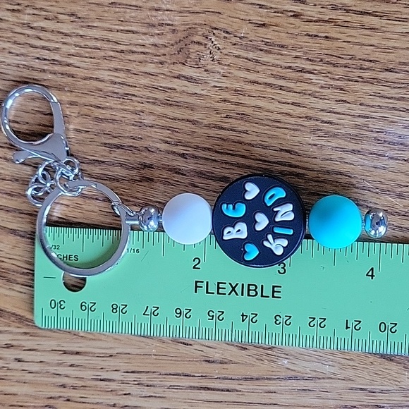 BE KIND Keychain Accessory - Picture 3 of 3
